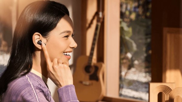 Redmi Buds 5 được trang bị micro kép AI và Redmi Buds 6 với hệ thống micro kép ENC