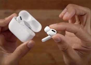 Tai nghe AirPods mã ZA/A được phân phối tại thị trường Singapore hoặc Hồng Kông