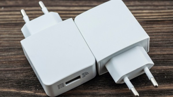 Hãy ưu tiên sản phẩm củ sạc từ những thương hiệu uy tín 