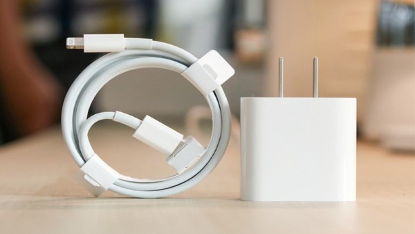 Cáp sạc cũng ảnh hưởng đến tốc độ sạc