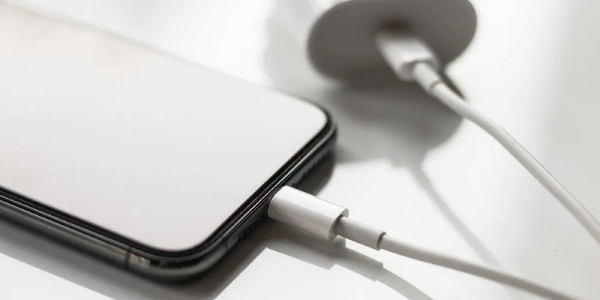 Hướng dẫn cách tính công suất sạc của điện thoại