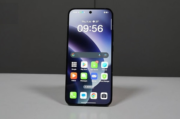 Reno14 có màn hình lớn và tần số quét cao hơn iPhone 14