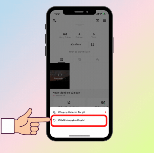 Chọn “Cài đặt và Quyền riêng tư”