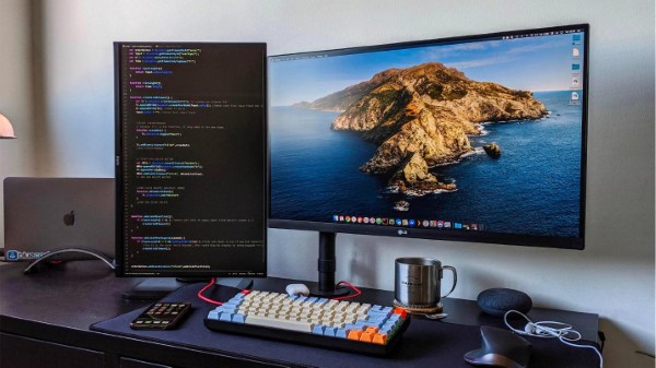 Việc xoay màn hình rất hữu ích trong nhiều trường hợp