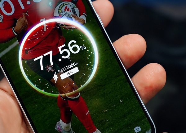 Viên pin khủng 6.000mAh giúp người dùng trải nghiệm cả ngày dài chỉ với một lần sạc