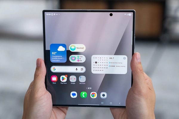 Màn hình rộng lớn, sắc nét, tần số quét mượt mà