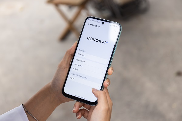 Màn hình hiển thị sắc nét, thao tác vuốt chạm mượt mà, độ sáng cao