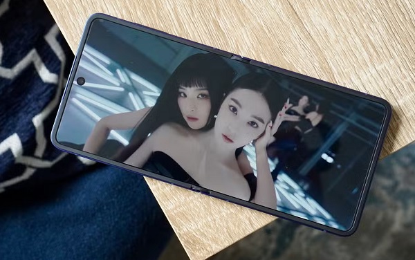 Galaxy Z Flip7 được trang bị viên pin dung lượng 4.300 mAh