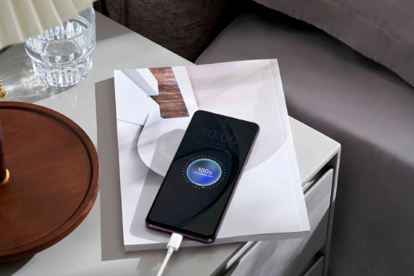 OPPO A5i có dung lượng pin 5.100 mAh và sạc nhanh Super VOOC công suất 45W