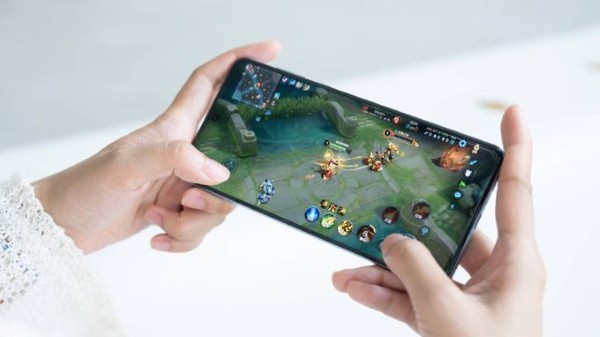 Oppo Find X8 Ultra và Xiaomi 15 Ultra đều sử dụng chip Snapdragon 8 Gen 4