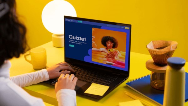 Quizlet có thể học mọi lúc, mọi nơi trên điện thoại hoặc máy tính