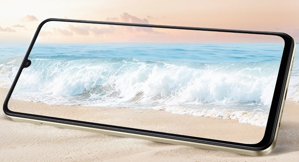 Máy sở hữu màn hình LCD 6.74 inch, tần số quét 90Hz