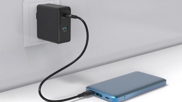 Thời gian để nạp đầy pin dự phòng 50000mAh khoảng 10 đến 15 giờ tùy công suất sạc