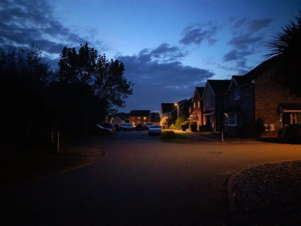 Hình ảnh chụp từ camera của HONOR 400 Lite trong điều kiện thiếu sáng