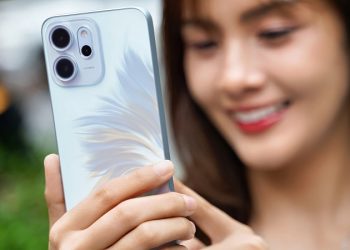 trên tay OPPO Reno14 F 5G