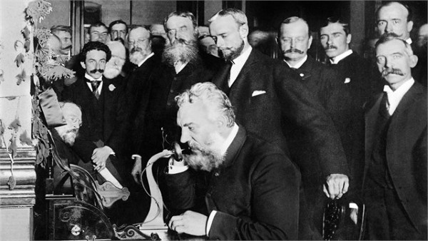 Cuộc gọi đầu tiên trong lịch sử được thực hiện thành công vào năm 1876 