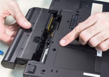 cách tháo pin laptop