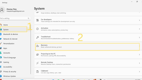 Chọn mục Recovery (Khôi phục)