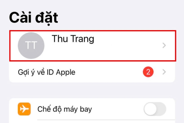 Vào cài đặt chọn vào ID Apple 