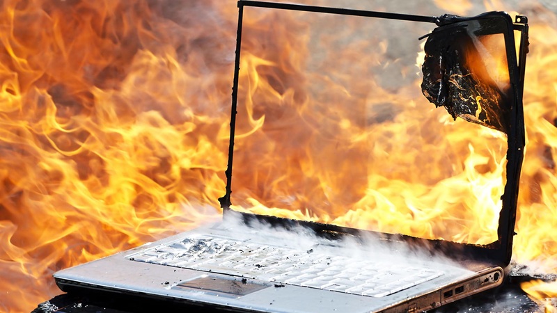 cháy màn hình laptop