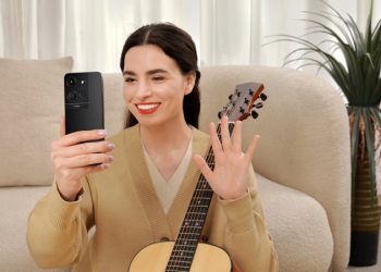 có nên mua TCL 503