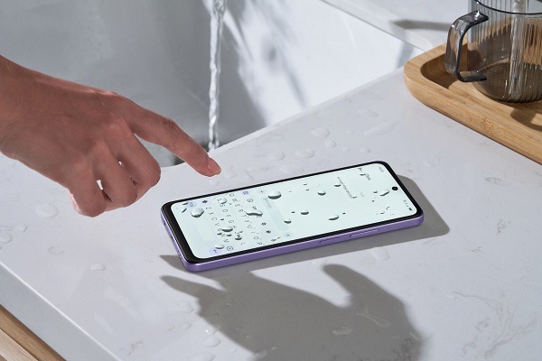 Công nghệ Splash Touch giúp duy trì độ nhạy của màn hình kể cả khi bị ướt