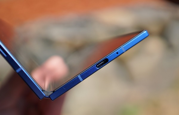 Thiết kế sang trọng, độ mỏng ấn tượng