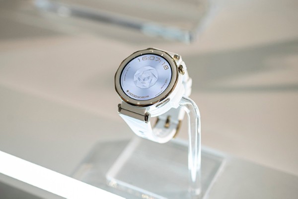 Huawei Watch GT5 Pro 42mm Dây Gốm