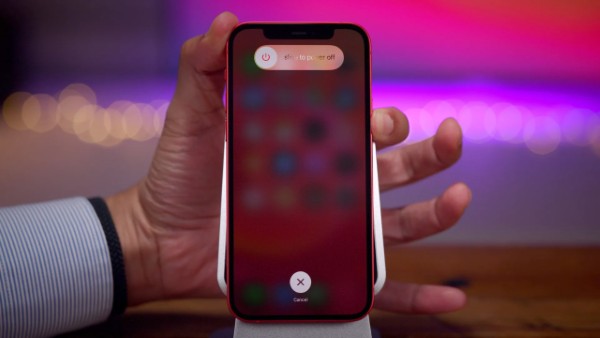 Trượt để tắt nguồn và bật lại điện thoại sau vài giây