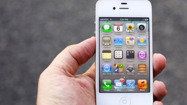 iPhone 4s có hiệu năng hoạt động vượt trội so với iPhone 4