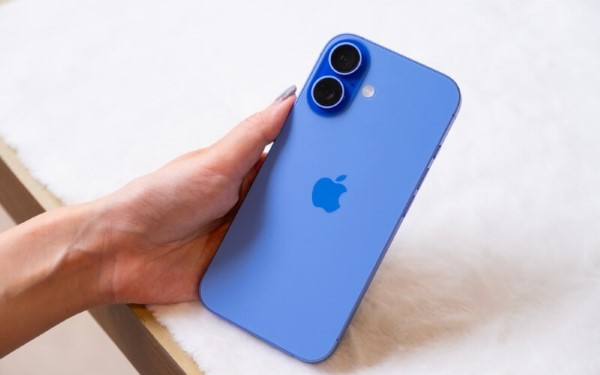 iPhone 16 màu xanh dương