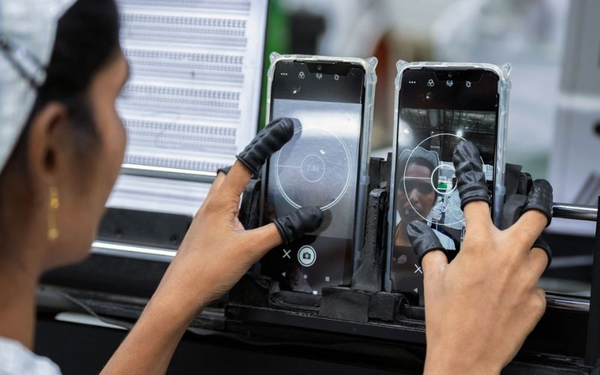 Quá trình lắp ráp điện thoại iPhone