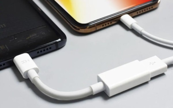 Dùng cáp OTG kết nối trực tiếp thiết bị ngoại vi