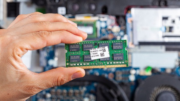 Nguyên nhân lỗi do RAM tiếp xúc kém hoặc bị sự cố