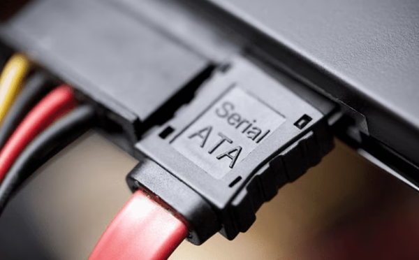 Thay mới dây cáp SATA