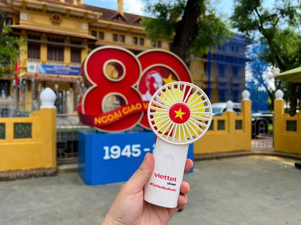 Đi 'concert Quốc gia' kỷ niệm 80 năm Quốc khánh 2/9, đừng quên 'bảo bối' quạt cầm tay mini JISULIFE HandFan Life3 FA20X