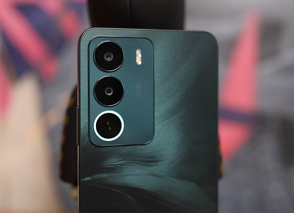 realme C71 sở hữu cụm camera ấn tượng