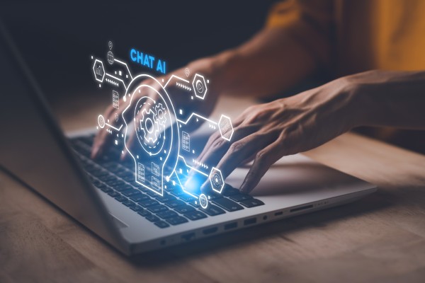 Những ứng dụng thực tế của ChatGPT và Claude 