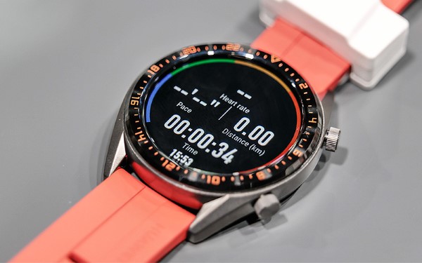 Đồng hồ thông minh Huawei đa dạng chế độ tập luyện hơn