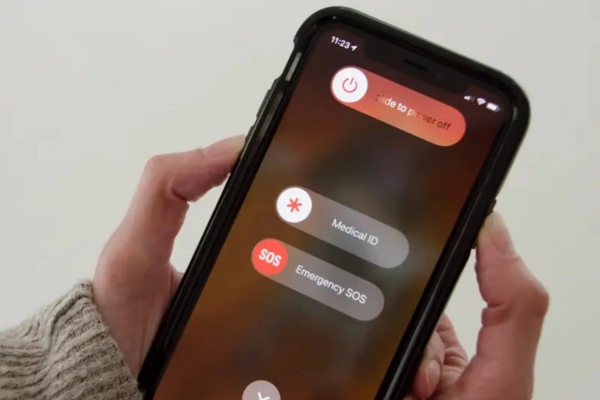 Cách khởi động lại iPhone 