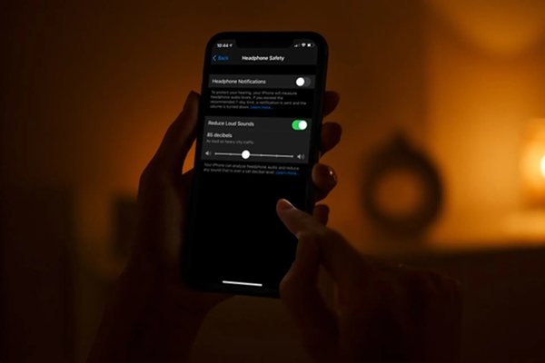 Cách tắt cảnh báo giới hạn âm lượng tai nghe trên iPhone