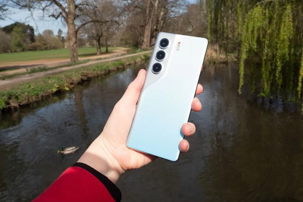 TECNO CAMON 40 Pro có đáng mua không?