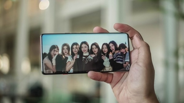 Máy sở hữu màn hình tốc độ 120Hz