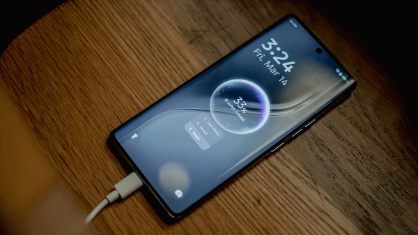 TECNO CAMON 40 Pro được tích hợp viên pin 5.200 mAh