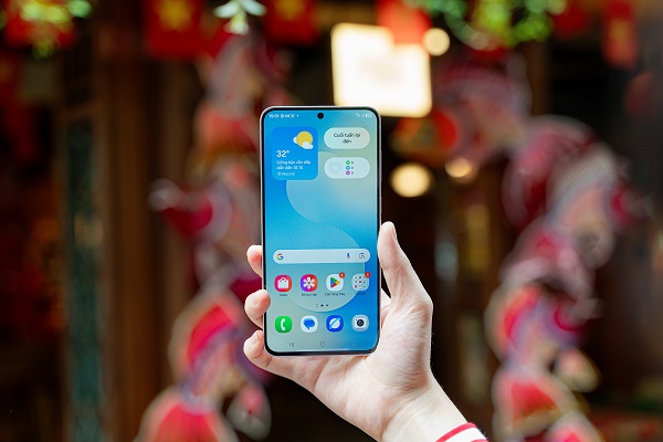 Galaxy S25 FE sử dụng giao diện One UI 8 với Galaxy AI và cam kết cập nhật phần mềm lâu dài hơn