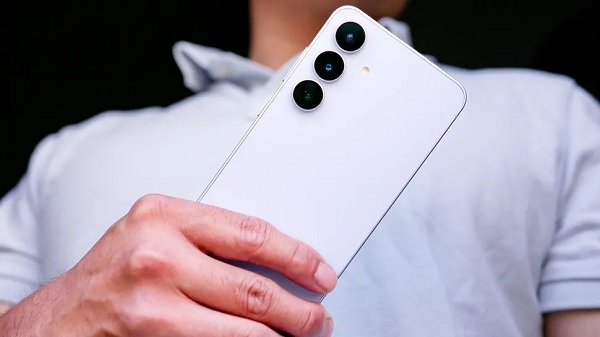 Hệ thống camera của Galaxy S25 FE cũng có sự cải tiến hấp dẫn cho khả năng nhiếp ảnh ấn tượng hơn