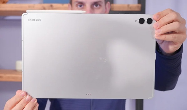 Galaxy Tab S11 Ultra còn có khả năng chống bụi, chống nước IP68
