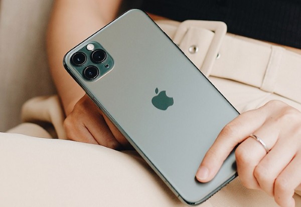 iPhone 11 Pro Max có các tùy chọn tương tự 64GB, 256GB và 512GB