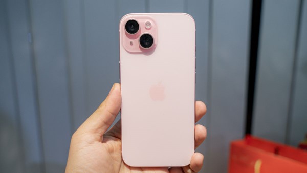 iPhone 15 màu hồng