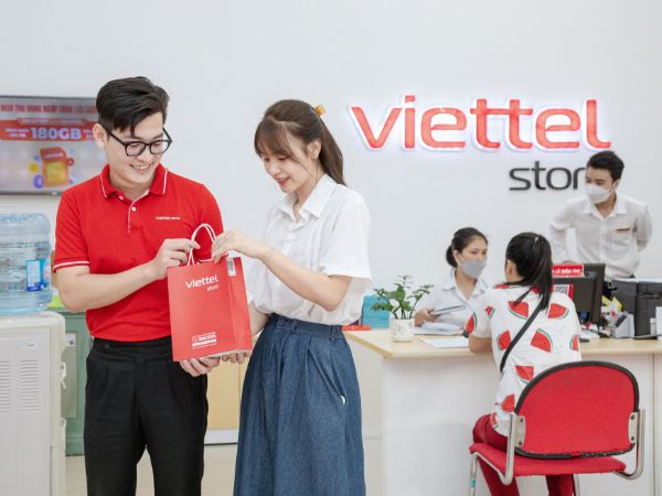 Sở hữu iPhone 17 Pro màu Bạc chính hãng tại Viettel Store với nhiều chính sách ưu đãi hấp dẫn